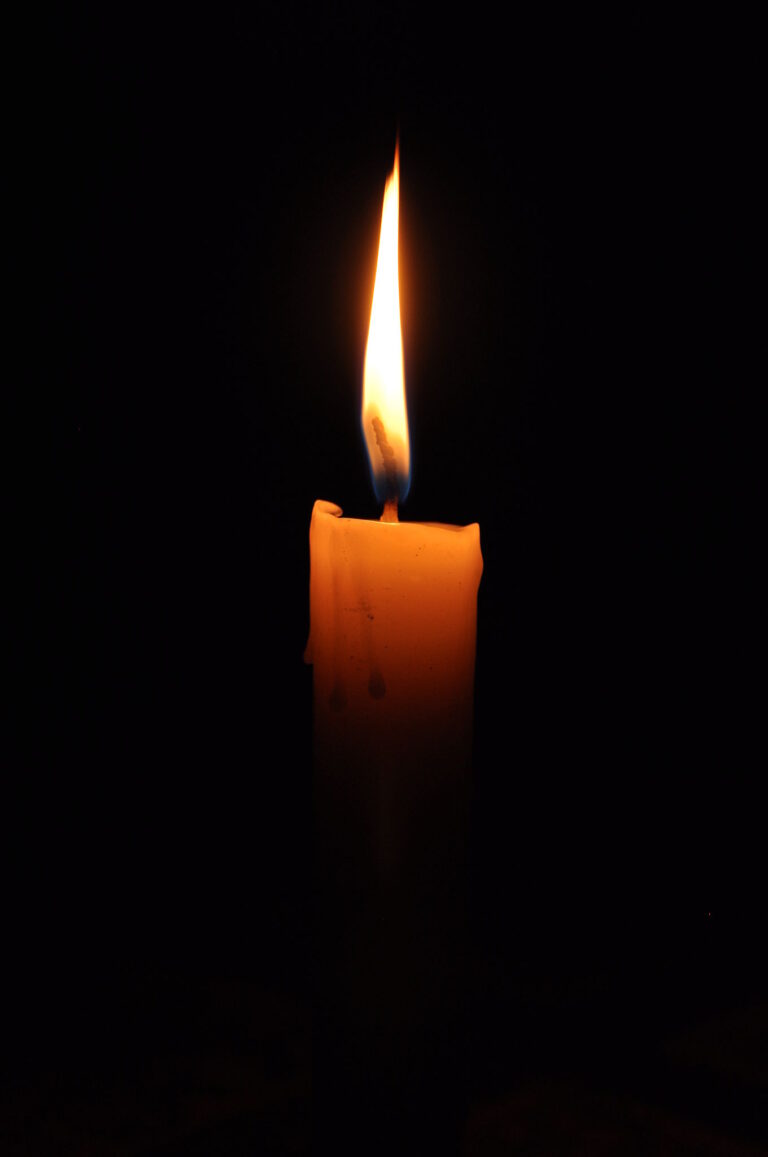 candle in Arabic