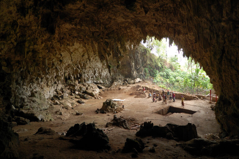 cave in Arabic