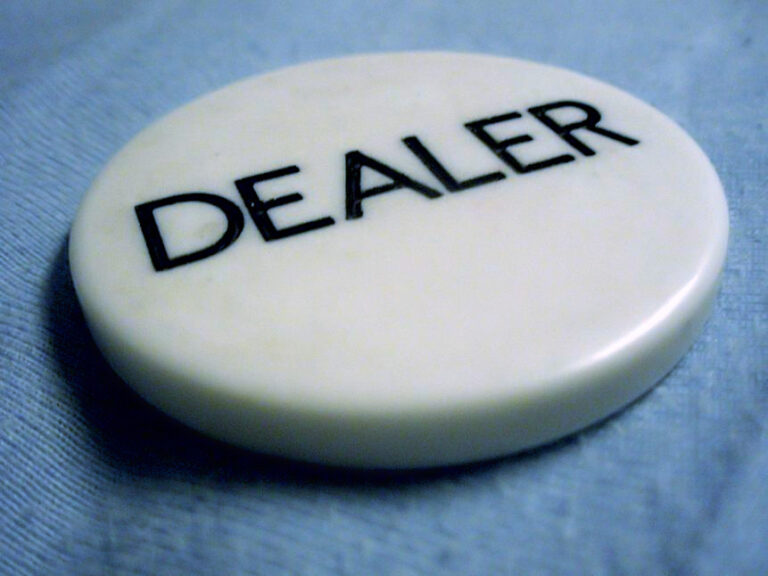 dealer in Arabic