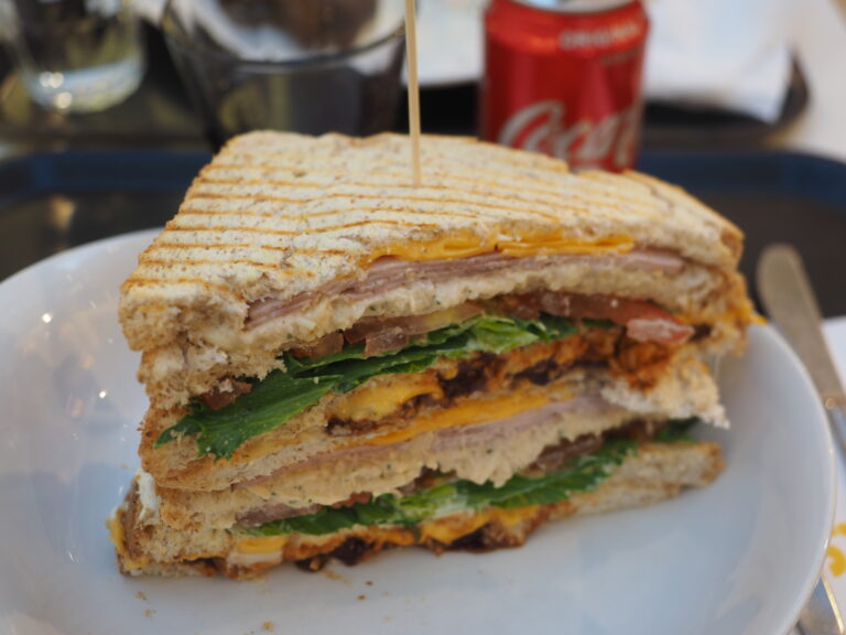 sandwich in Arabic